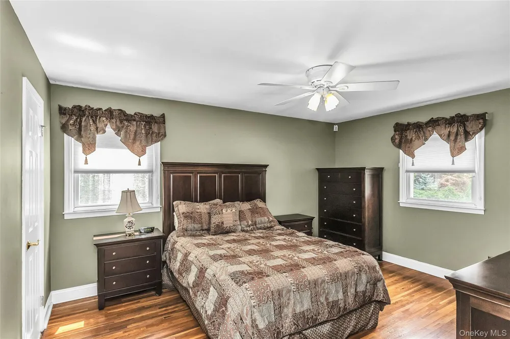8 Lenmore Drive Old Bethpage, NY 11804