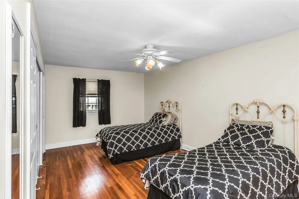 8 Lenmore Drive Old Bethpage, NY 11804
