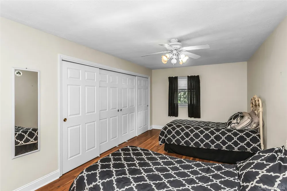 8 Lenmore Drive Old Bethpage, NY 11804