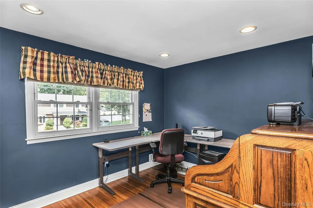 8 Lenmore Drive Old Bethpage, NY 11804