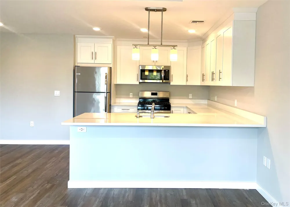 221 Eastview Drive #18 Central Islip, NY 11722