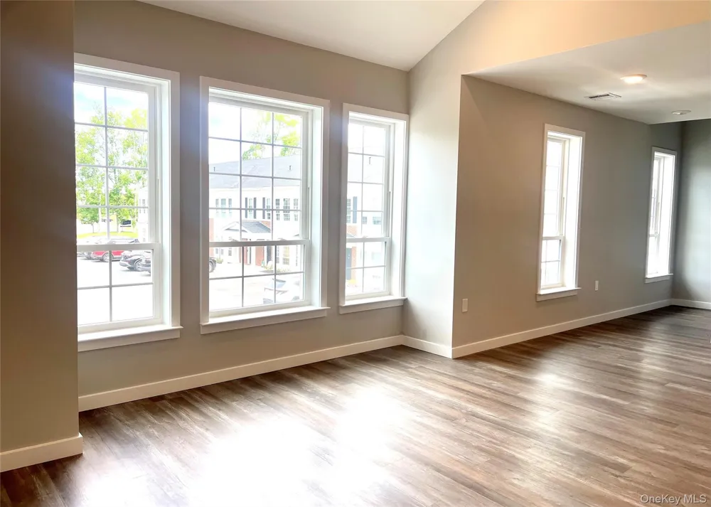 221 Eastview Drive #18 Central Islip, NY 11722