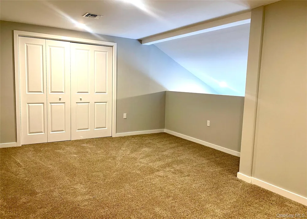 221 Eastview Drive #18 Central Islip, NY 11722