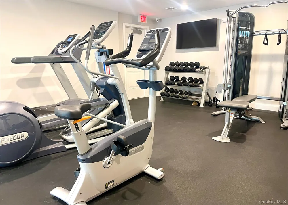 221 Eastview Drive #18 Central Islip, NY 11722