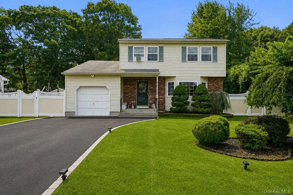 26 Probst Drive Shirley, NY 11967