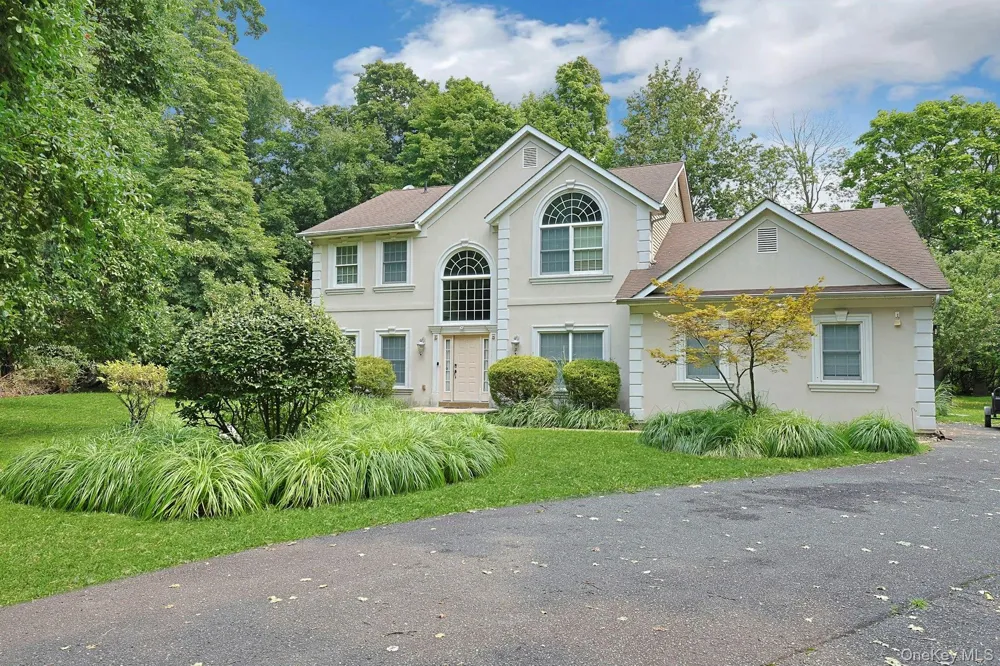 92 Scotland Hill Road Chestnut Ridge, NY 10977