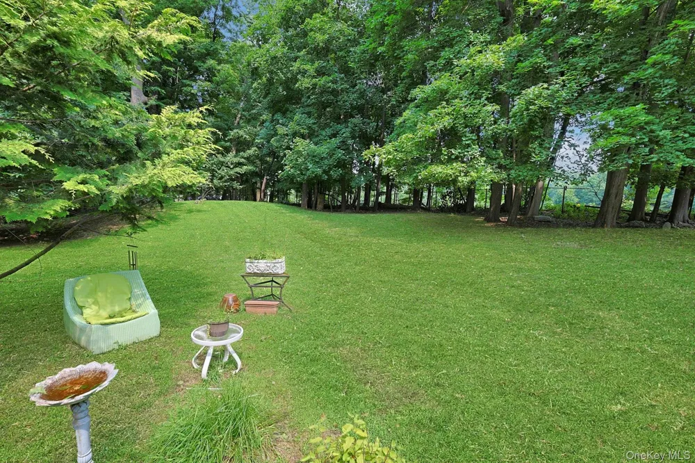 92 Scotland Hill Road Chestnut Ridge, NY 10977