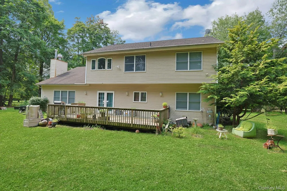 92 Scotland Hill Road Chestnut Ridge, NY 10977