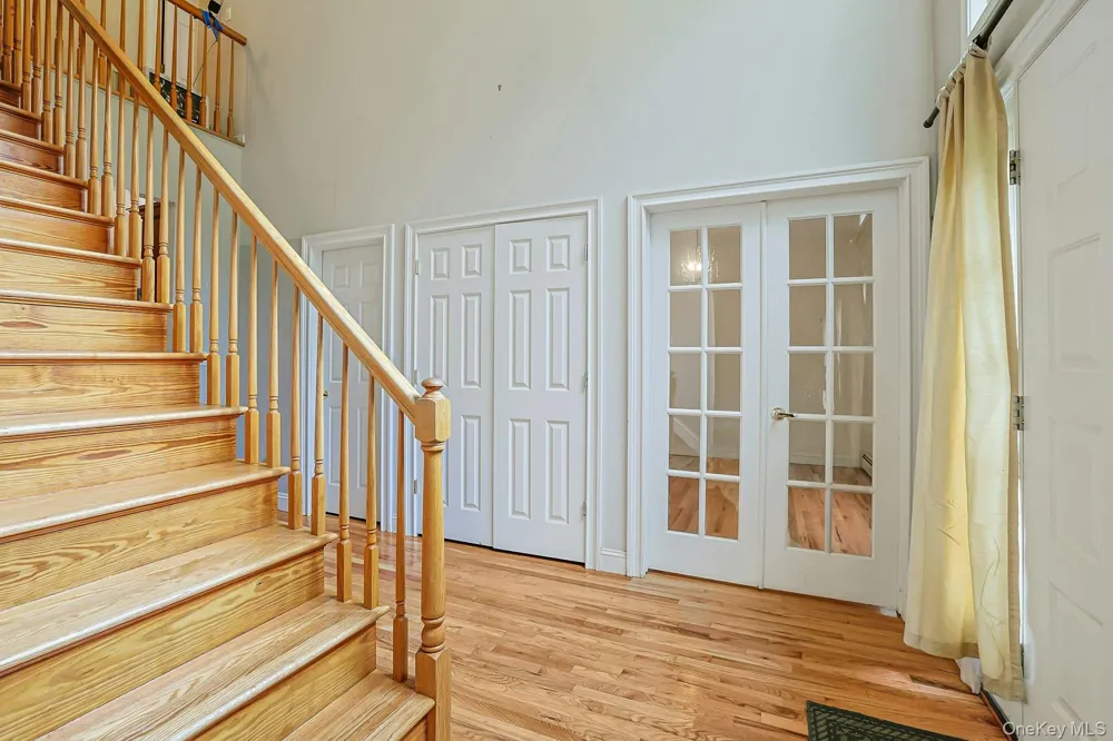 92 Scotland Hill Road Chestnut Ridge, NY 10977