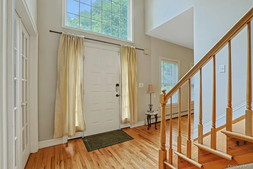 92 Scotland Hill Road Chestnut Ridge, NY 10977