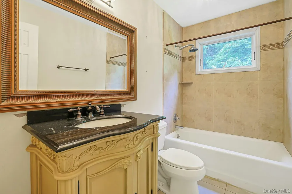 92 Scotland Hill Road Chestnut Ridge, NY 10977