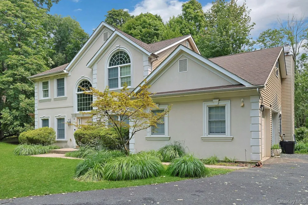 92 Scotland Hill Road Chestnut Ridge, NY 10977