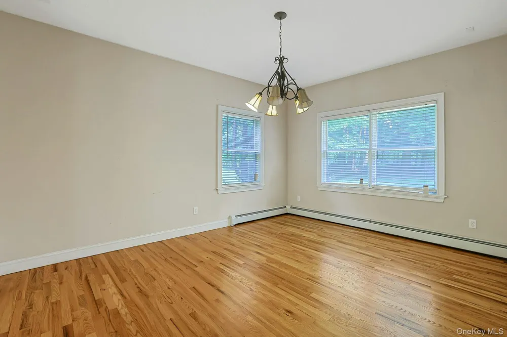 92 Scotland Hill Road Chestnut Ridge, NY 10977