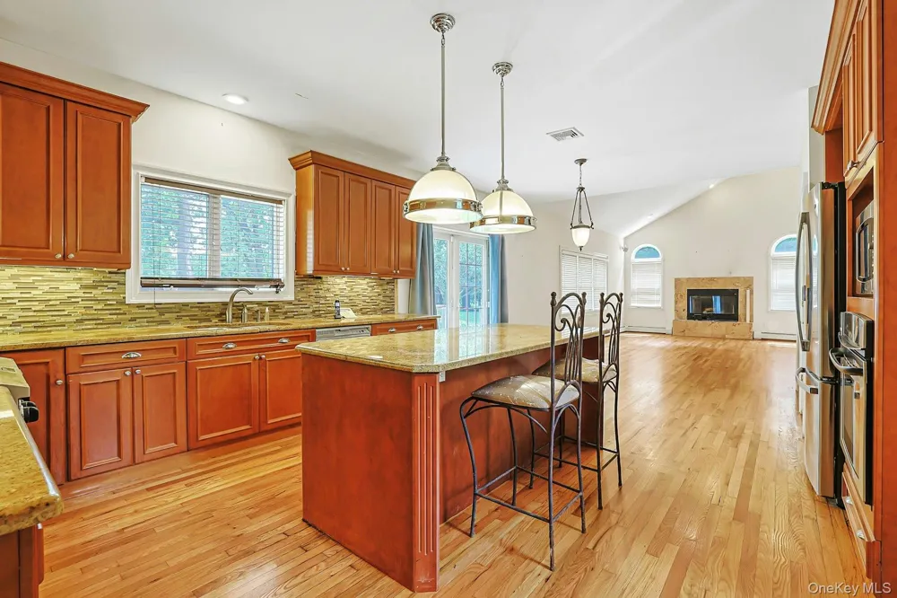 92 Scotland Hill Road Chestnut Ridge, NY 10977