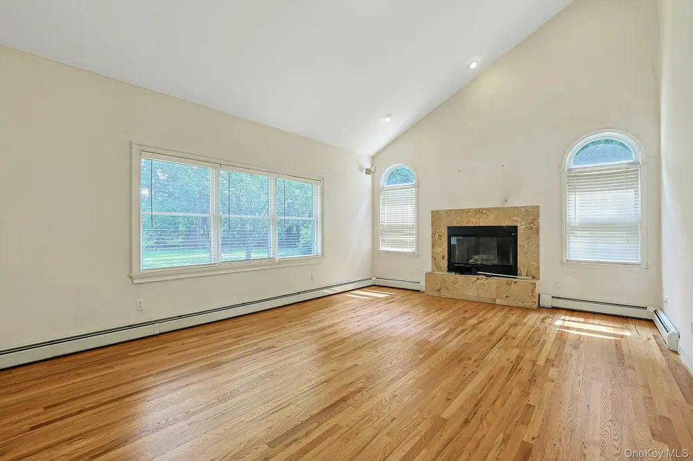 92 Scotland Hill Road Chestnut Ridge, NY 10977
