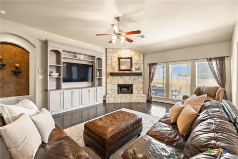 1008 Ash Cove