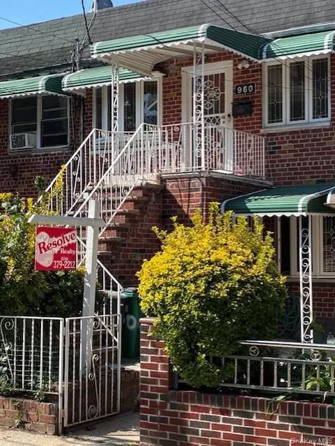 960 E 101st Street Brooklyn, NY 11236