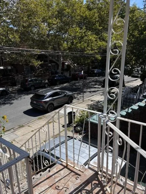 960 E 101st Street Brooklyn, NY 11236