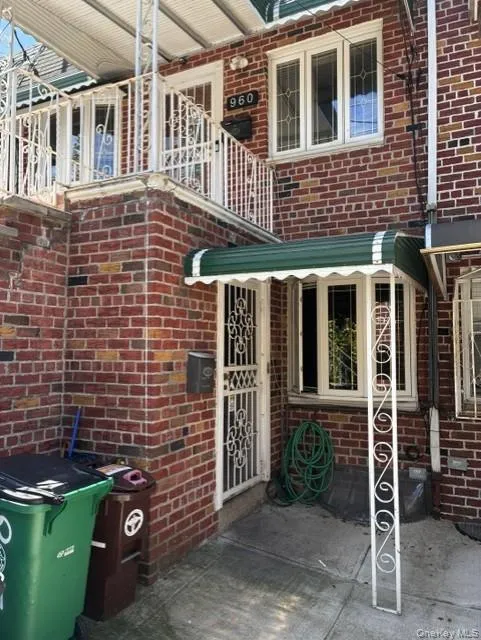 960 E 101st Street Brooklyn, NY 11236