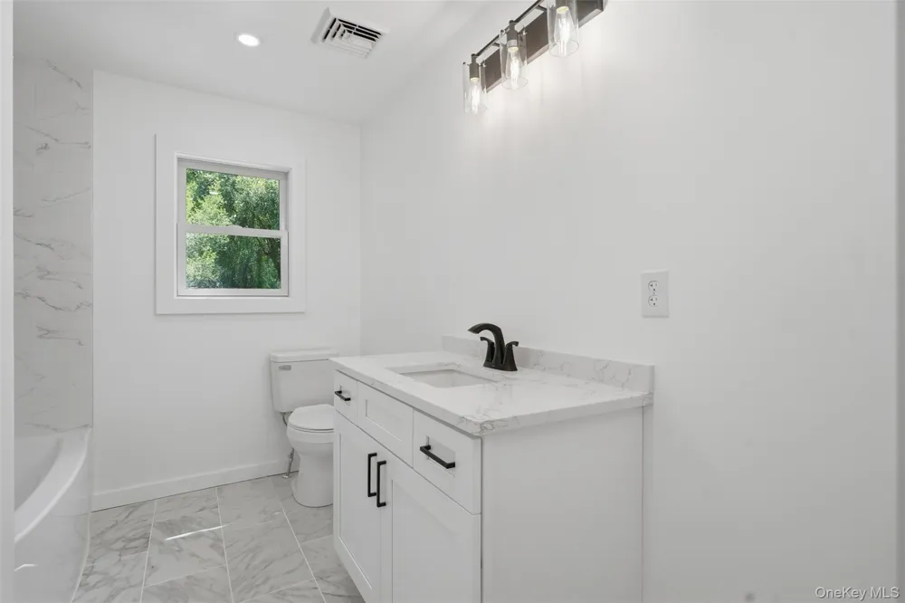 15 Amherst Road Red Hook, NY 12571