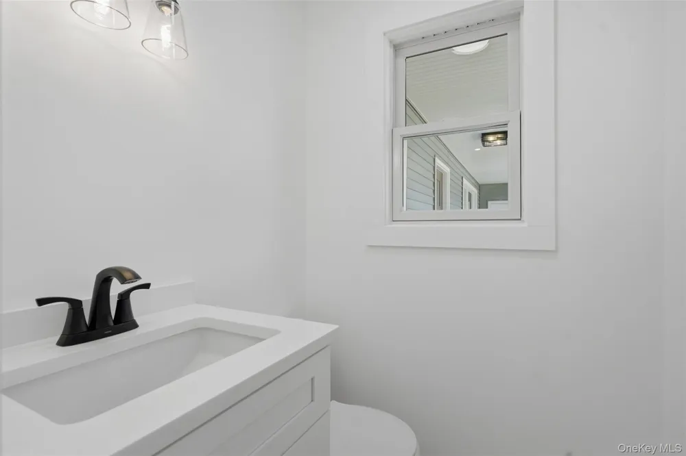 15 Amherst Road Red Hook, NY 12571