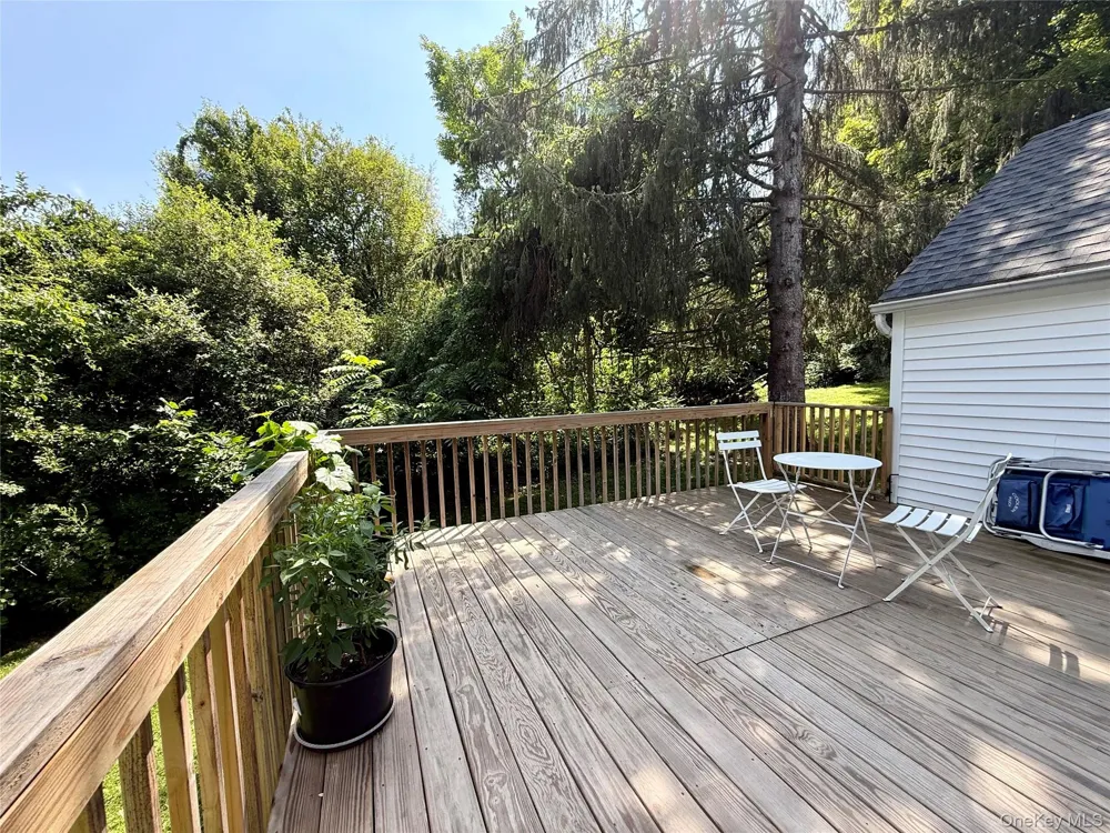 12 Red Brook Road Mahopac, NY 10541