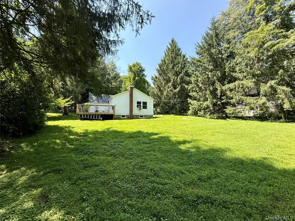 12 Red Brook Road Mahopac, NY 10541
