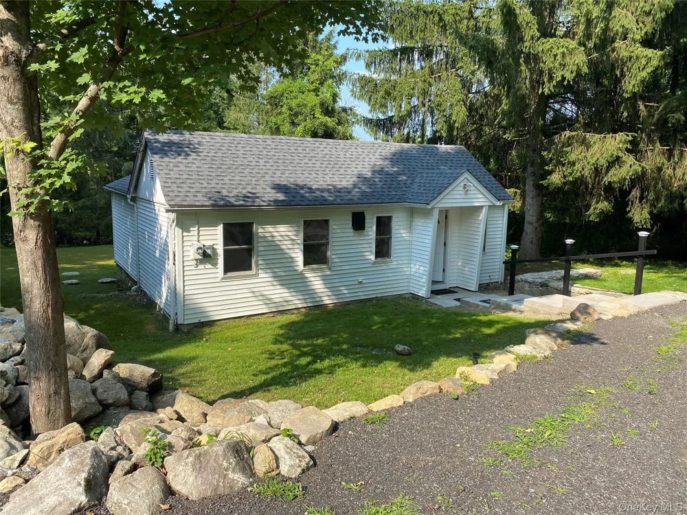 12 Red Brook Road Mahopac, NY 10541