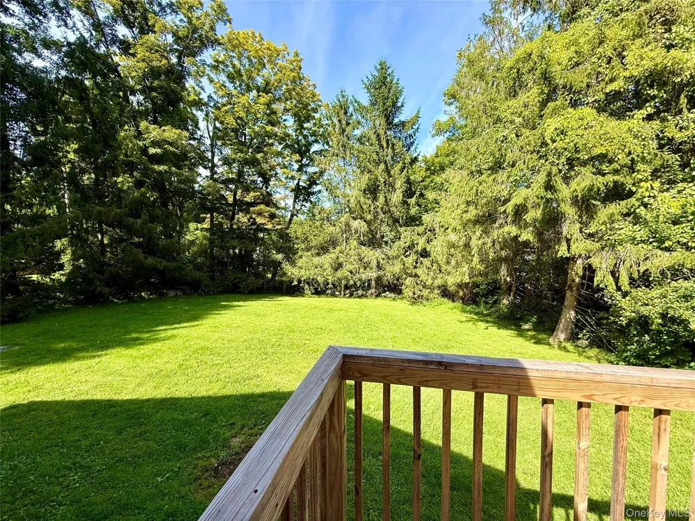 12 Red Brook Road Mahopac, NY 10541