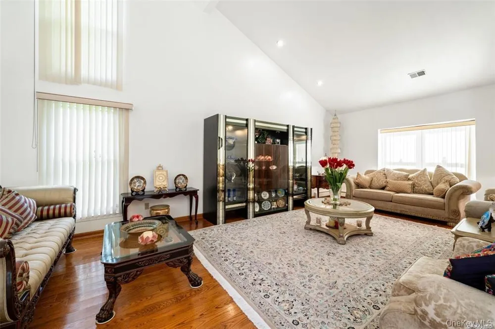 4 Jester Court Dix Hills, NY 11746