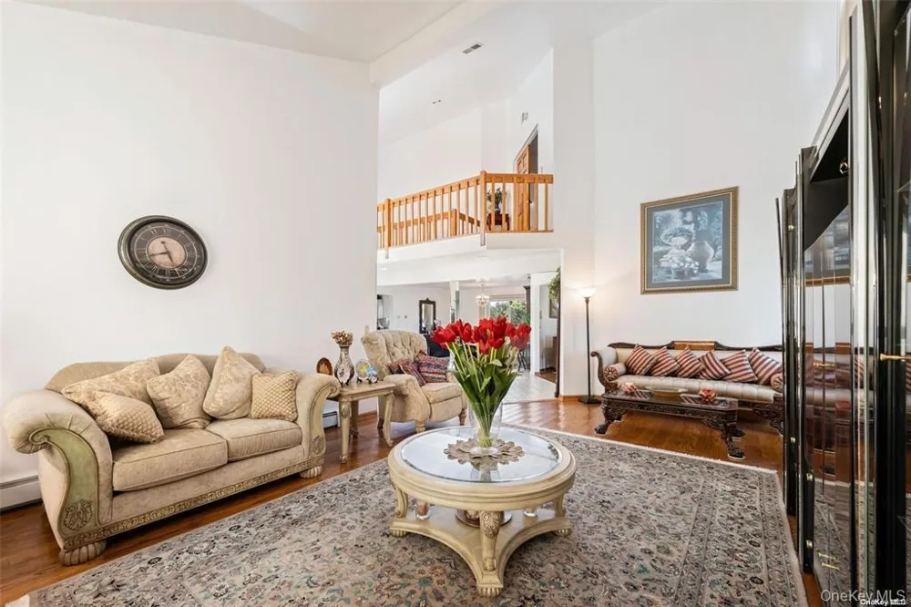 4 Jester Court Dix Hills, NY 11746