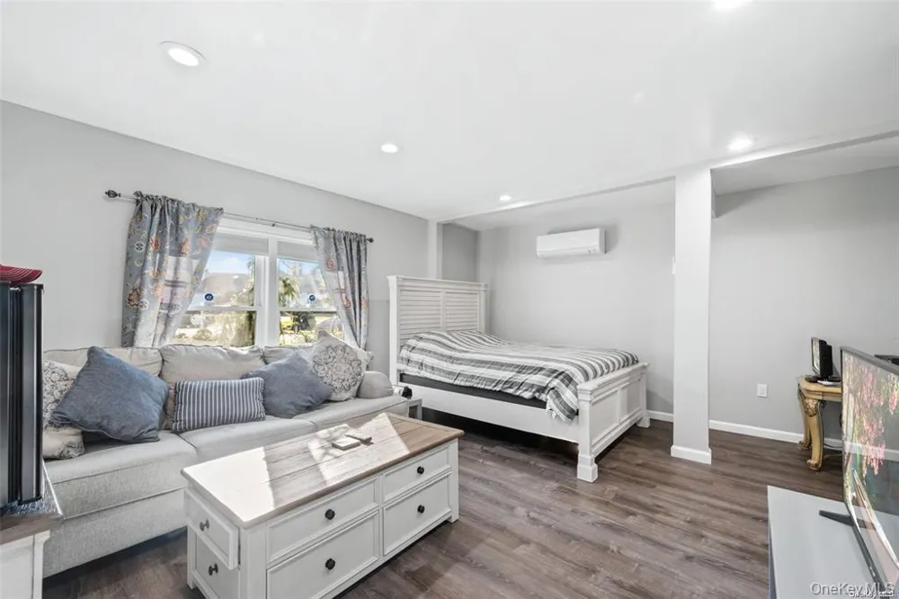 4 Jester Court Dix Hills, NY 11746