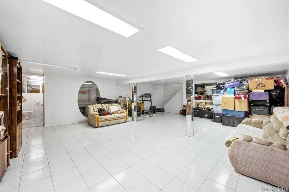 4 Jester Court Dix Hills, NY 11746