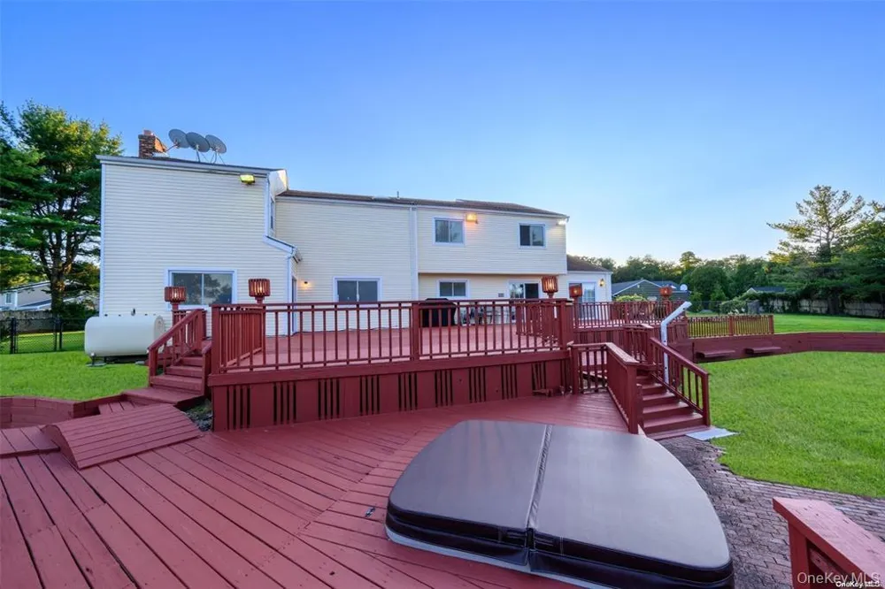 4 Jester Court Dix Hills, NY 11746