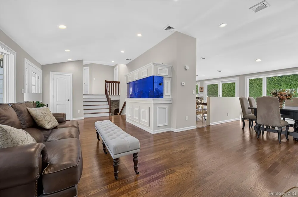 1 Ryan Court Syosset, NY 11791