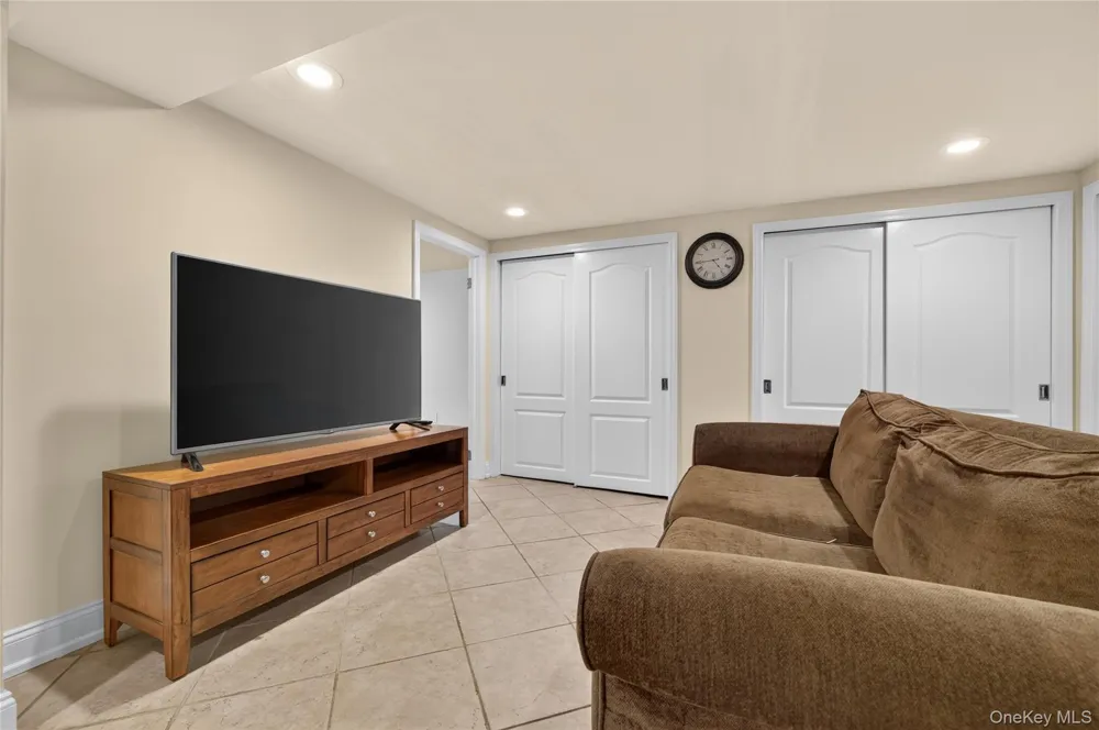 1 Ryan Court Syosset, NY 11791