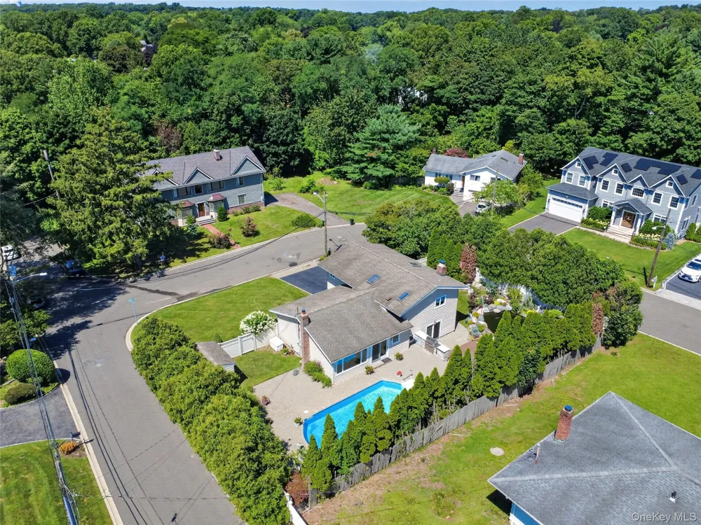 1 Ryan Court Syosset, NY 11791