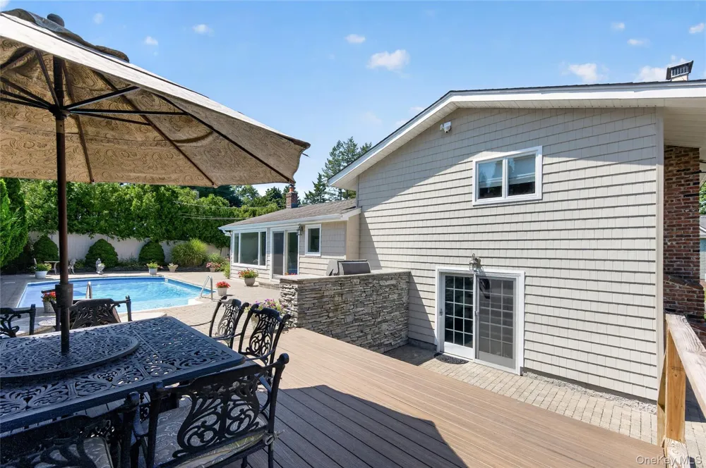 1 Ryan Court Syosset, NY 11791