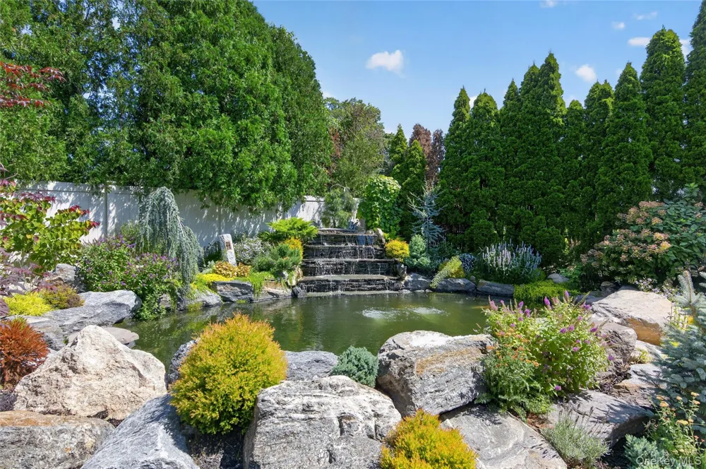 1 Ryan Court Syosset, NY 11791