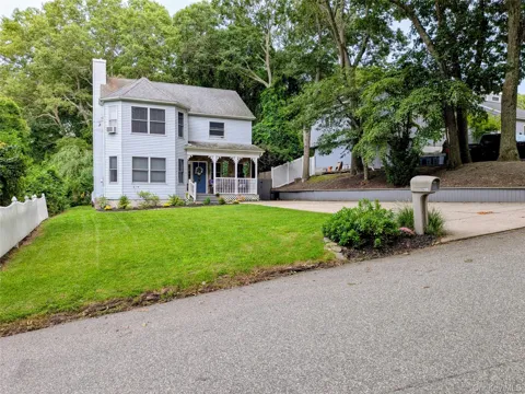 149 Grassy Pond Drive S