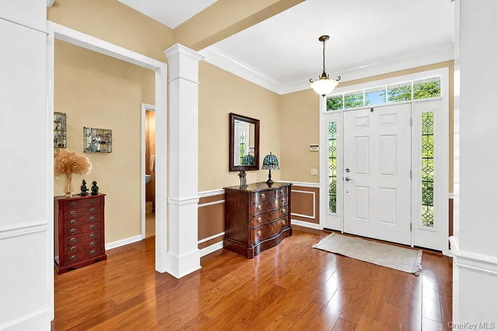 79 Samantha Circle Westhampton, NY 11977