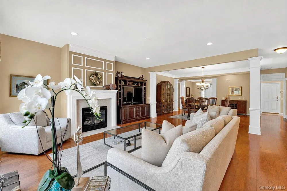 79 Samantha Circle Westhampton, NY 11977