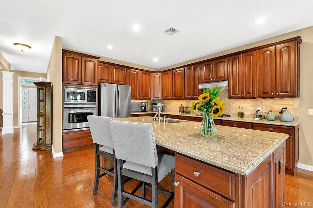 79 Samantha Circle Westhampton, NY 11977