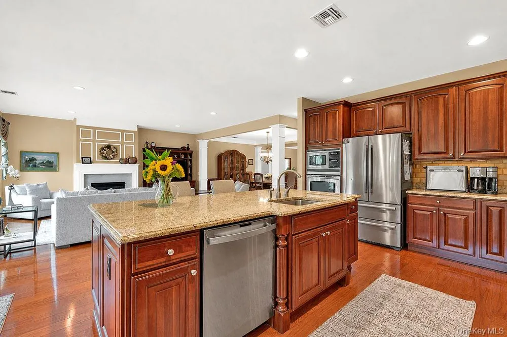 79 Samantha Circle Westhampton, NY 11977