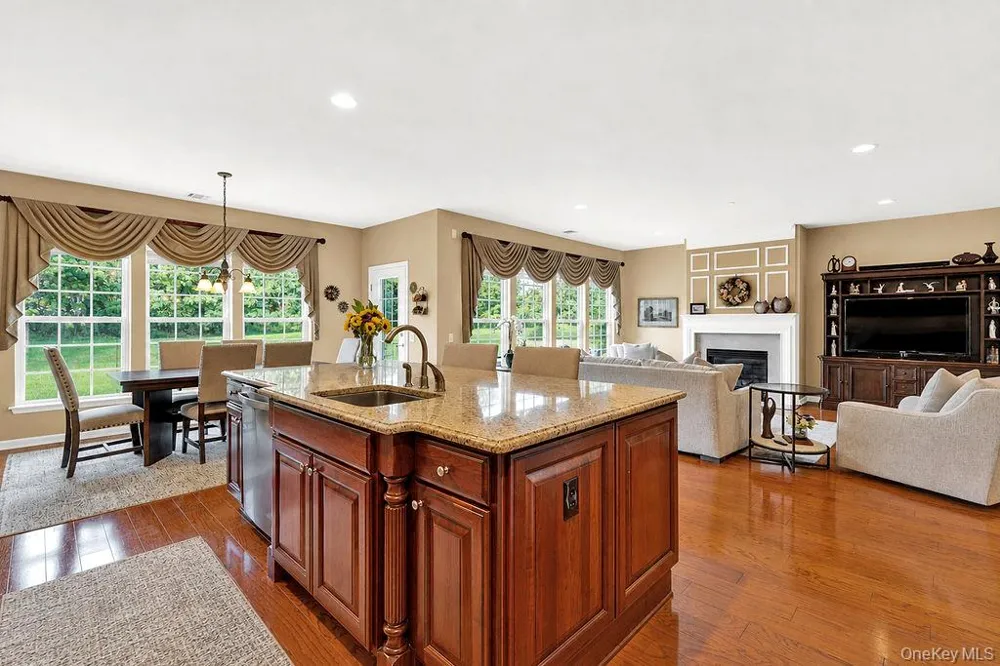 79 Samantha Circle Westhampton, NY 11977