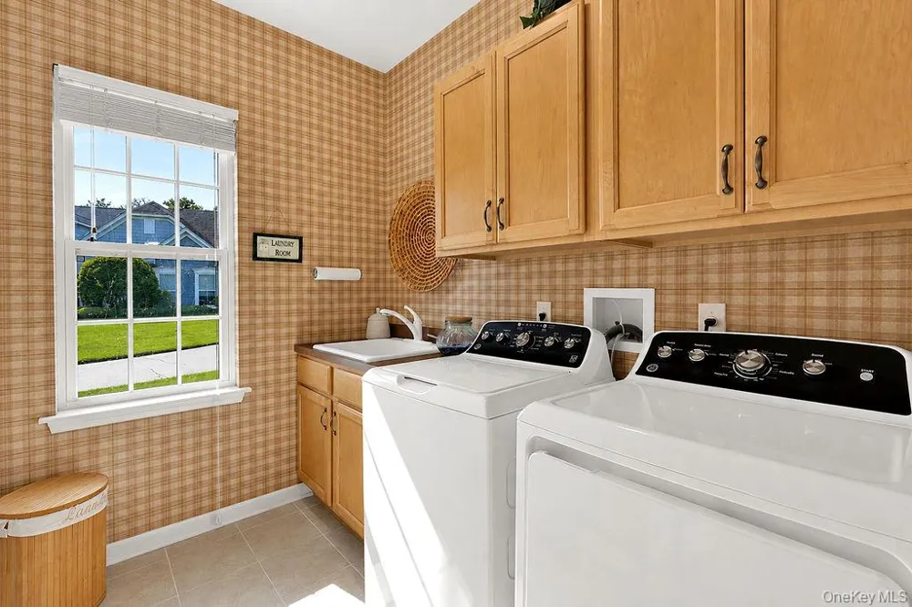 79 Samantha Circle Westhampton, NY 11977