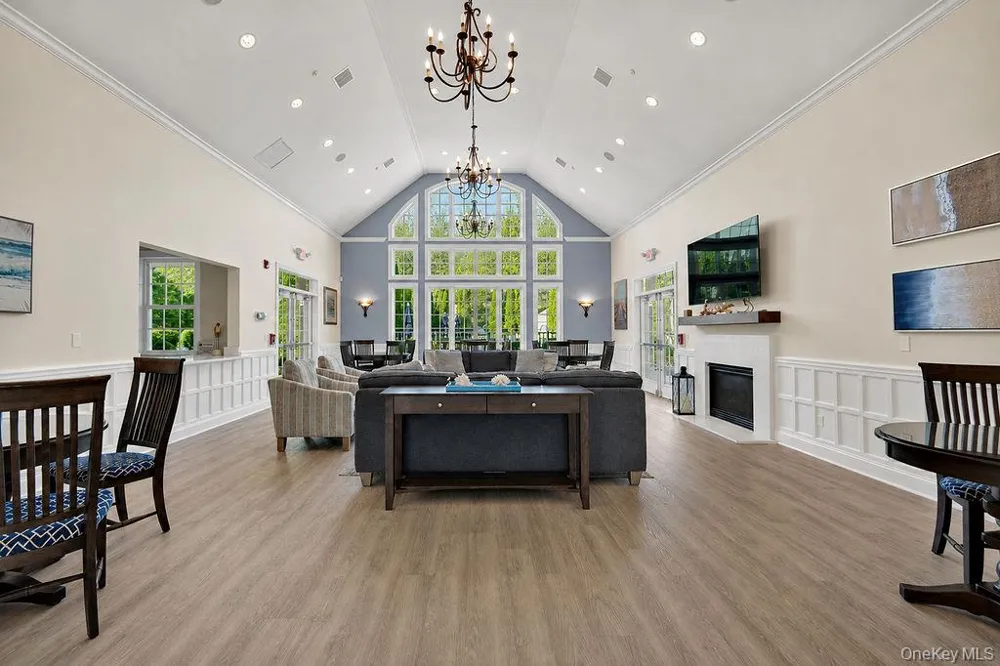 79 Samantha Circle Westhampton, NY 11977