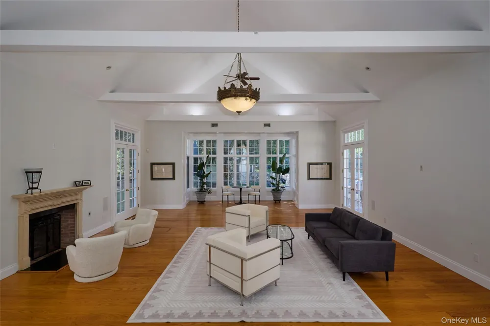 102 W Lake Road Tuxedo Park, NY 10987