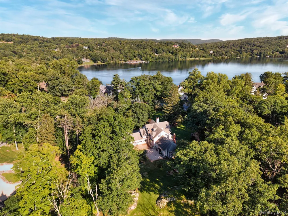 102 W Lake Road Tuxedo Park, NY 10987