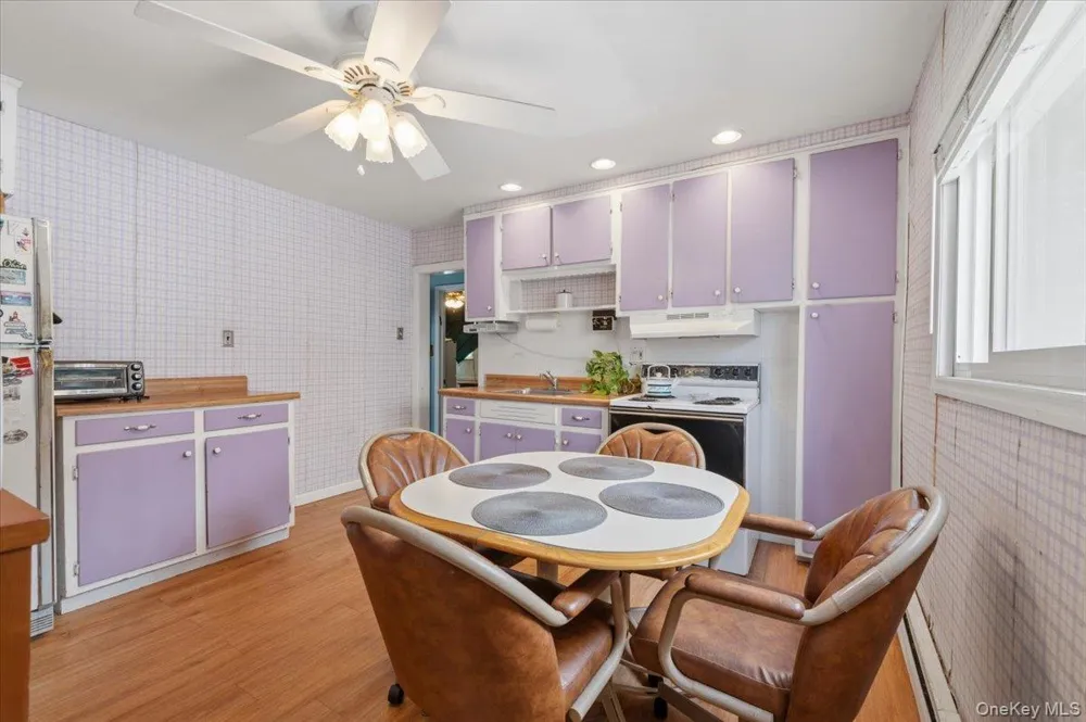 1915 Carroll Avenue Merrick, NY 11566